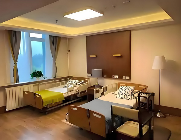 墨后